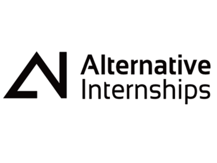 【Alternative Careers/Internships|社会人講師インタビュー】 「コンプレックスより構造化」——外資戦略コンサルティングファーム出身講師が語る、キャリアと“育てたくなる人”の条件